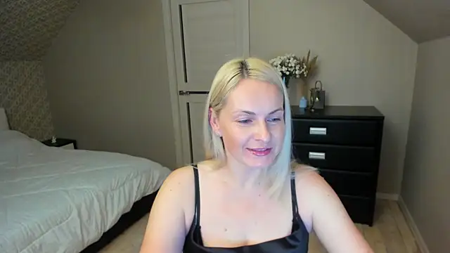 Alicee Gracee online show from 10.24.25