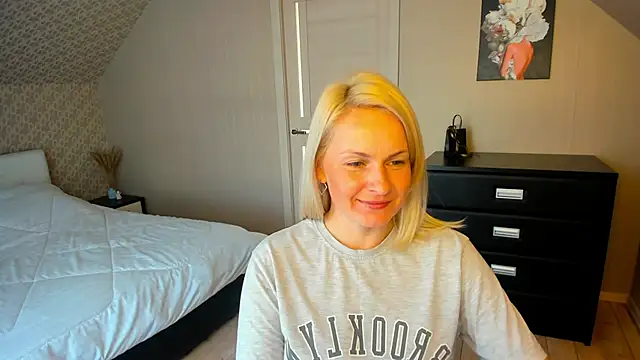 Alicee Gracee online show from 11.26.25