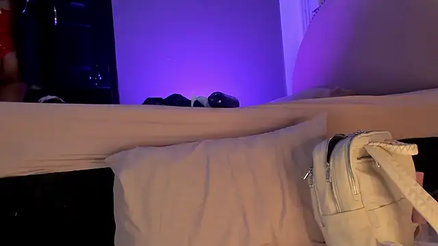 Heicy    online show from 10.17.25