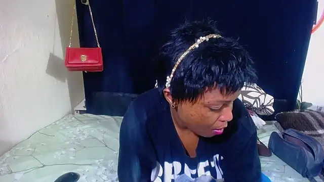 Snapshot of MaximTease24 chatting on 09.20.25 MaximTease24 online show from 09.20.25