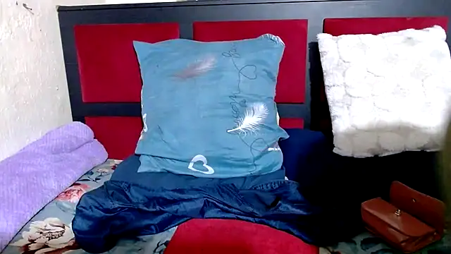 MaximTease24 online show from 06.21.26