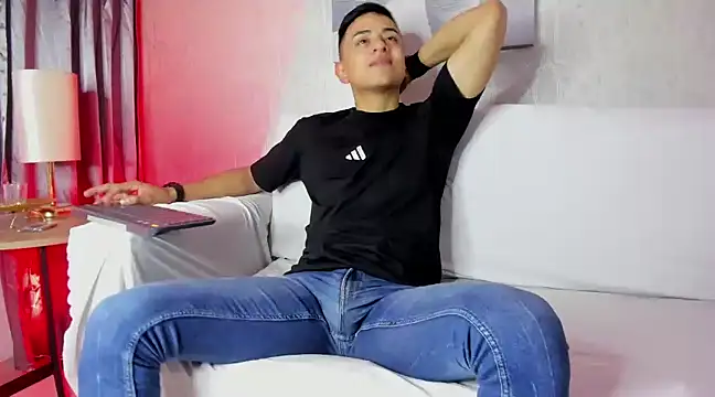 Snapshot of Lucii_fer_ chatting on 02.12.25 Lucii fer  online show from 02.12.25