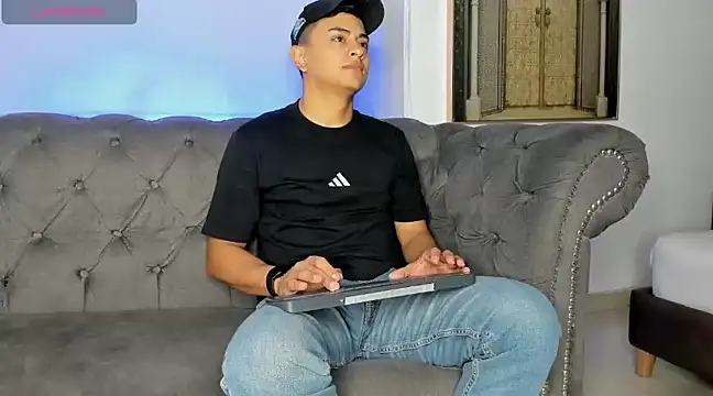 Snapshot of Lucii_fer_ chatting on 02.17.25 Lucii fer  online show from 02.17.25