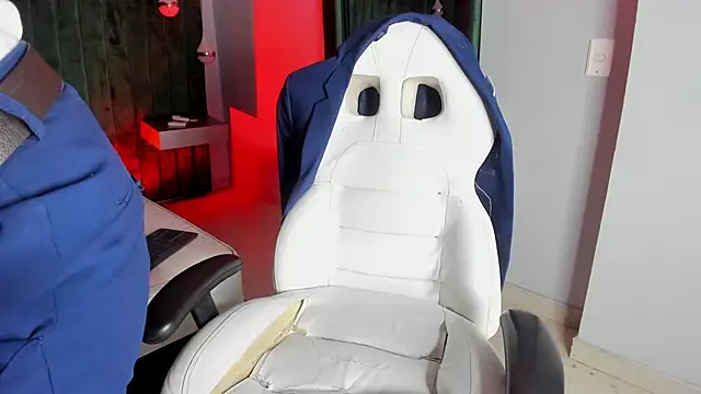 Snapshot of Lucii_fer_ chatting on 09.24.25 Lucii fer  online show from 09.24.25