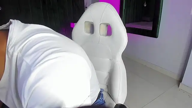 Snapshot of Lucii_fer_ chatting on 10.22.25 Lucii fer  online show from 10.22.25