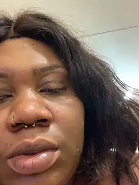 Snapshot of bonbonaumiel chatting on 12.26.24 bonbonaumiel online show from 12.26.24