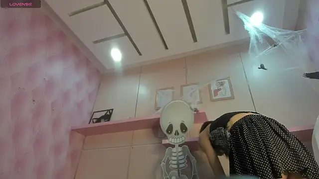 MarieMyller online show from 10.31.25