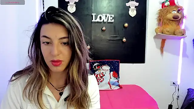 Snapshot of queen-natty chatting on 12.03.24 queen-natty online show from 12.03.24