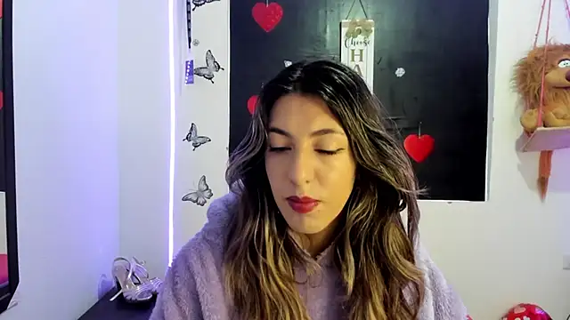 Snapshot of queen-natty chatting on 02.18.25 queen-natty online show from 02.18.25