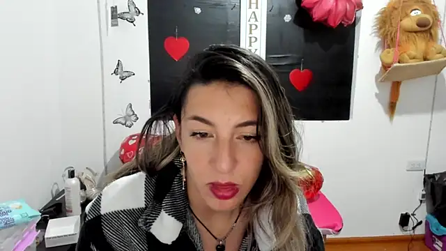 Snapshot of queen-natty chatting on 02.21.25 queen-natty online show from 02.21.25