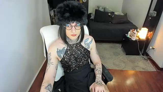 Snapshot of ShiiraVelkor chatting on 02.05.26 ShiiraVelkor online show from 02.05.26