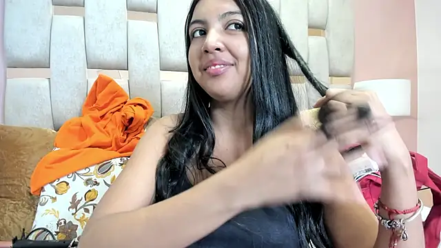 Snapshot of nicole_fisherr chatting on 10.10.25 nicole fisherr online show from 10.10.25