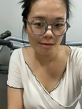 Snapshot of Bella0815 chatting on 10.07.25 Bella0815 online show from 10.07.25