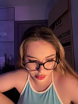 Snapshot of CutiePie3 chatting on 09.24.25 CutiePie3 online show from 09.24.25