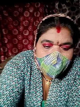 Hot Falguni online show from 12.31.24