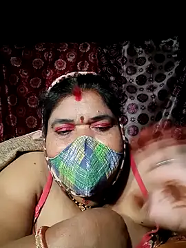 Hot Falguni online show from 12.31.24
