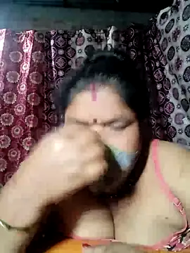 Hot Falguni online show from 02.07.25