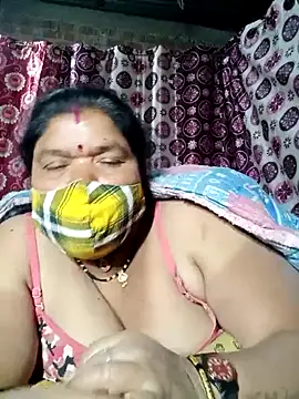 Hot Falguni online show from 02.15.25