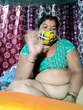 Hot Falguni online show from 02.17.25