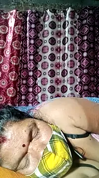Hot Falguni online show from 02.17.25