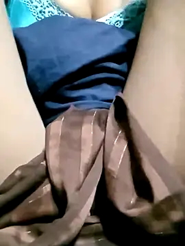 Hot Falguni online show from 03.18.25