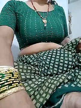 Hot Falguni online show from 09.12.25
