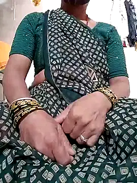 Hot Falguni online show from 09.14.25