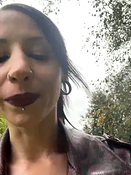 Snapshot of MissMidnightUK chatting on 09.24.25 MissMidnightUK online show from 09.24.25