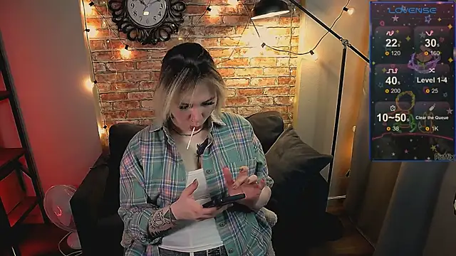 Ozalin Green online show from 12.14.24