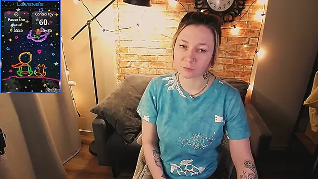 Ozalin Green online show from 03.14.25