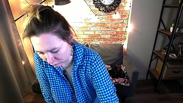 Ozalin Green online show from 10.14.25