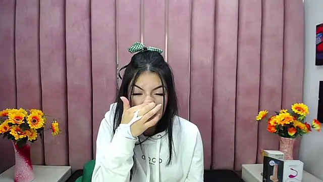 Poly Sasha  online show from 03.18.25