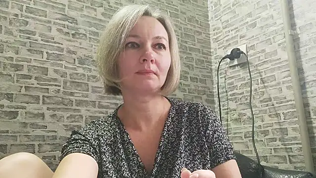 EdithManning online show from 12.17.24