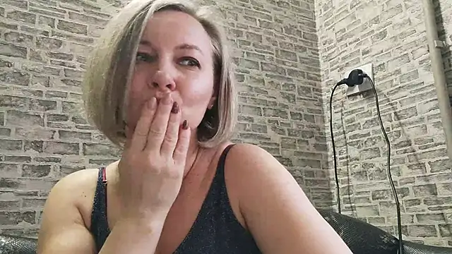 EdithManning online show from 01.05.25
