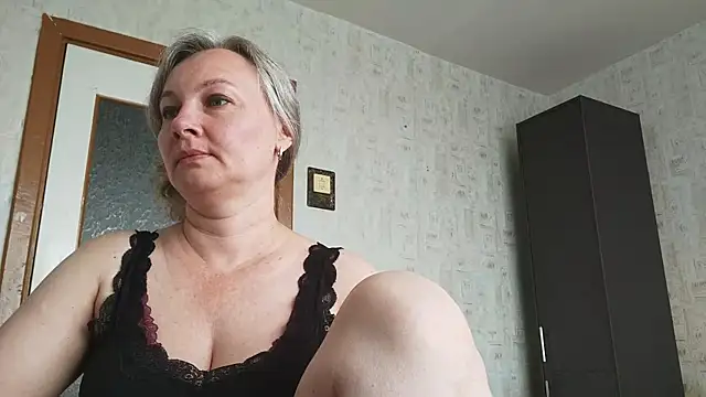 Snapshot of EdithManning chatting on 07.11.26 EdithManning online show from 07.11.26