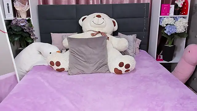 MiaKarlos online show from 02.08.26