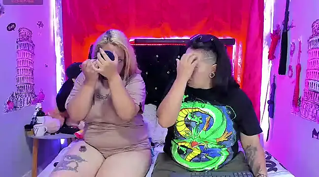 Snapshot of katieeandsharonn chatting on 01.27.25 katieeandsharonn online show from 01.27.25