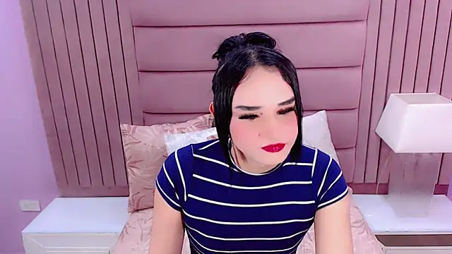 Snapshot of SexyValeriaa chatting on 12.22.24 SexyValeriaa online show from 12.22.24