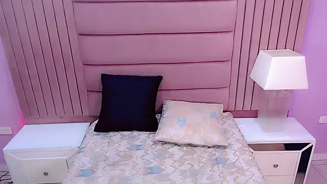 Snapshot of SexyValeriaa chatting on 01.10.25 SexyValeriaa online show from 01.10.25