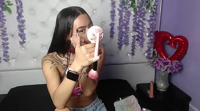 Snapshot of Miaa_Thopmson chatting on 03.15.25 Miaa Thopmson online show from 03.15.25