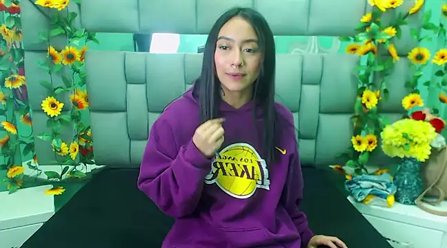 Snapshot of Miaa_Thopmson chatting on 03.18.25 Miaa Thopmson online show from 03.18.25