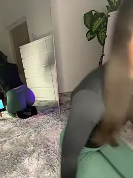 LeonieLindner online show from 02.18.25