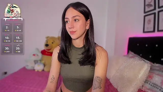 Snapshot of moonlygirl1 chatting on 12.22.24 moonlygirl1 online show from 12.22.24