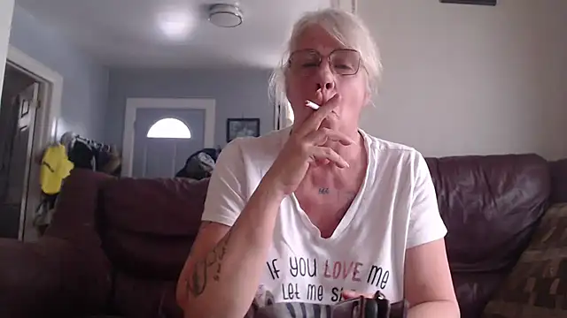 Snapshot of canadiancougar1965 chatting on 01.23.25 canadiancougar1965 online show from 01.23.25