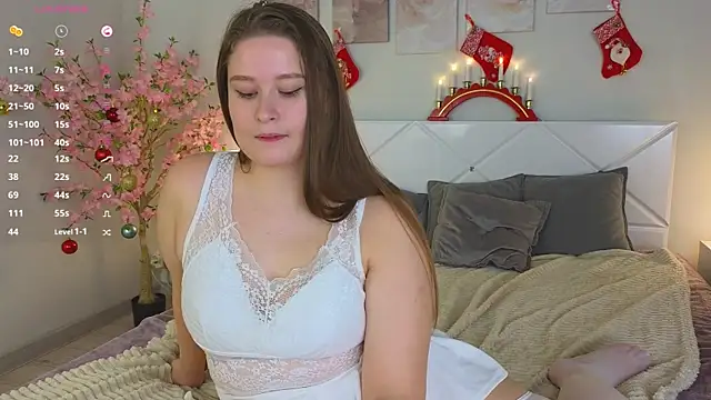 Snapshot of sophie__lee chatting on 12.23.24 sophie lee online show from 12.23.24