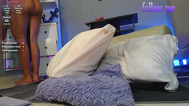 zoey-fox online show from 03.08.25