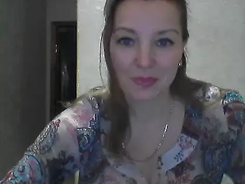 Snapshot of VselenaSun402 chatting on 01.10.25 VselenaSun402 online show from 01.10.25