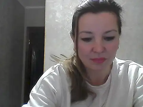 Snapshot of VselenaSun402 chatting on 01.11.25 VselenaSun402 online show from 01.11.25