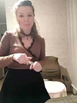 Snapshot of VselenaSun402 chatting on 02.18.25 VselenaSun402 online show from 02.18.25