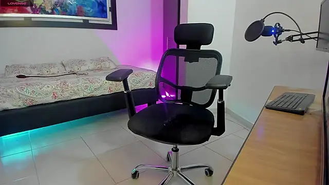 Zaya Smith online show from 12.06.24